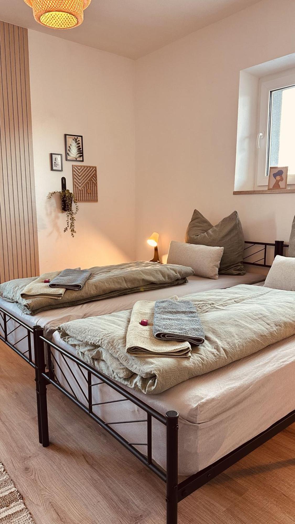 Apartment Mit Netflix - Parken - Kueche - Bad Weiden in der Oberpfalz Luaran gambar